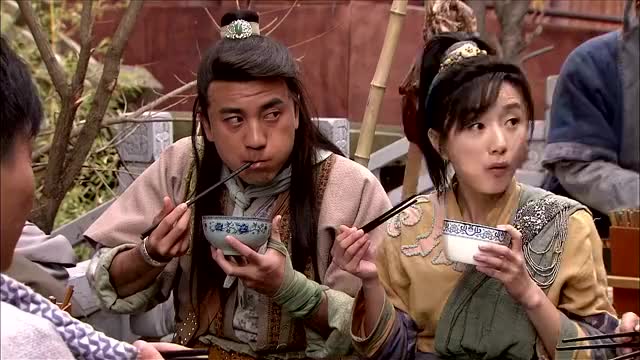 领导让开会带上吃饭的家伙,下属真的带上了吃饭家伙,把众人引笑