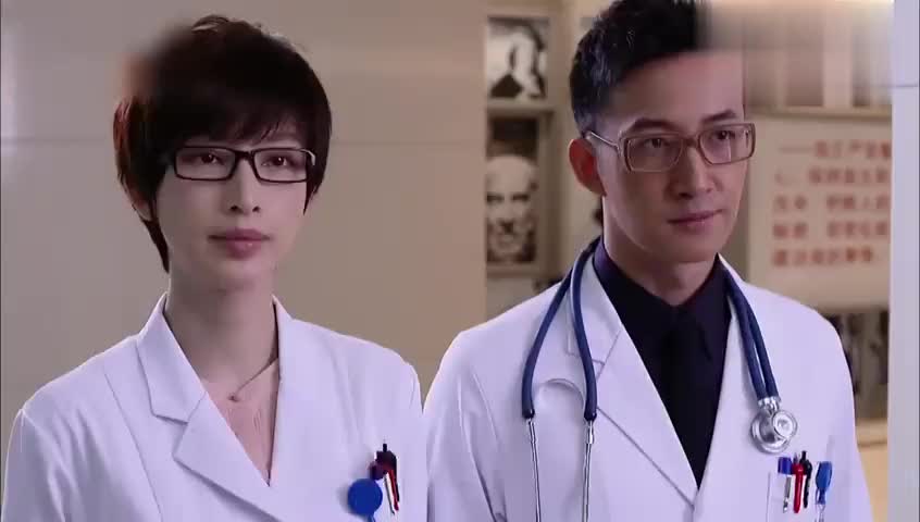 青年医生:邹倚梦迟到,哭得梨花带雨,王博瞬间心软帮她求情