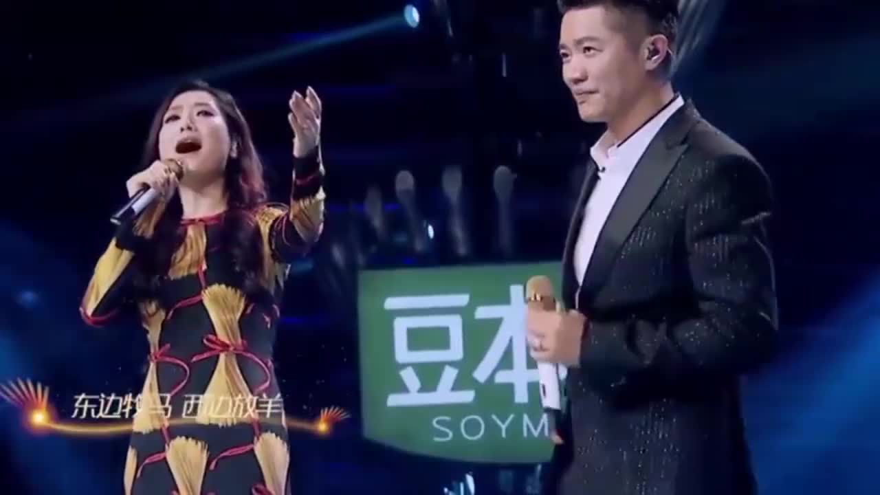 大冢爱现场演唱《星象仪》