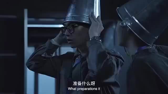 捉妖特工队:张凡趁着安娜昏过去,背着阿乐跑了出来