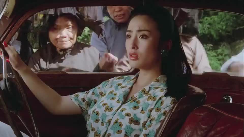 雷洛传2:颜同为晋升,直接提三大箱子钱见上级,这下稳稳的了