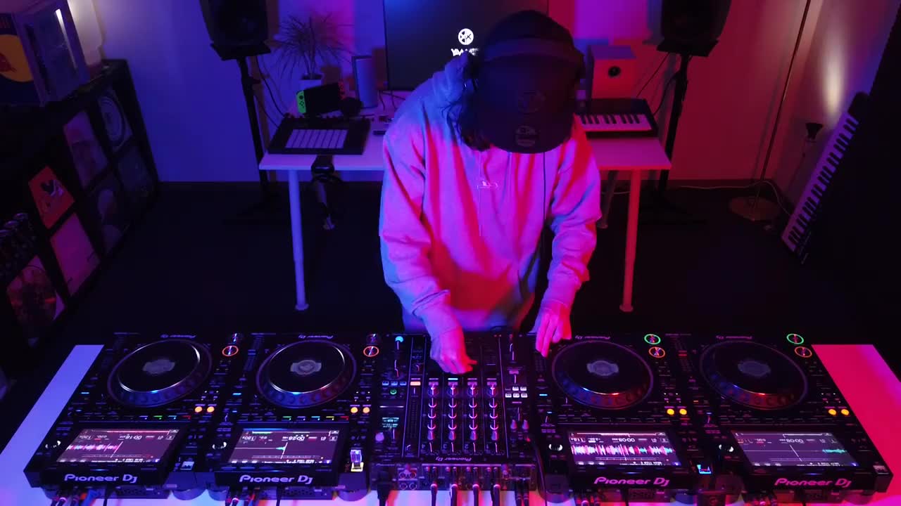 技术流!看dj大师yamato演示用四台pioneer dj