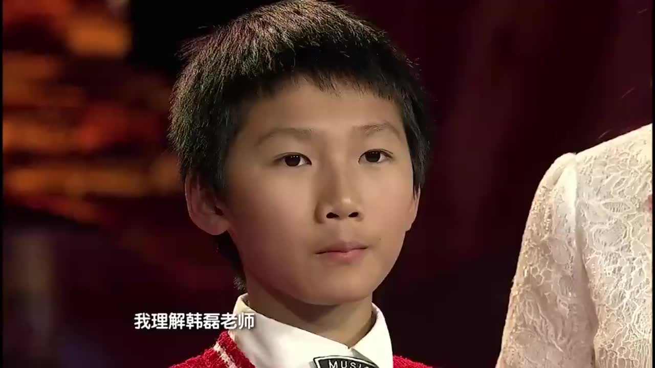 音乐大师课,田震把男孩大变样,小男孩茫然无措,模样真可爱!