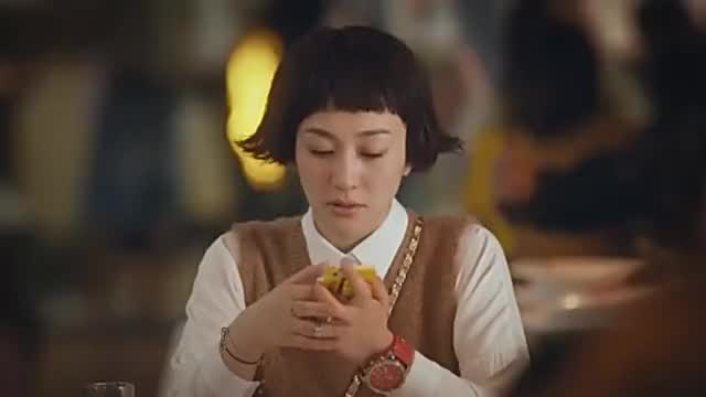 亮亮得知前女友患了癌症,心疼地抱住了她,不料她老公突然出现了