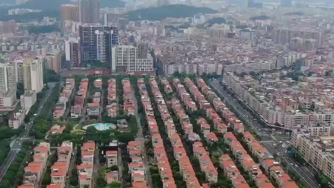 望海高歌的一首《冰花孩子》,一首深情歌曲,很好听的!