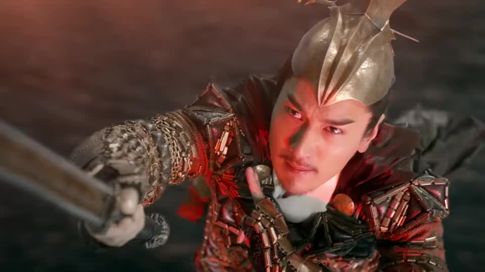 三生三世:翼君拿出东皇钟,司音想去杀翼君,却被打成重伤