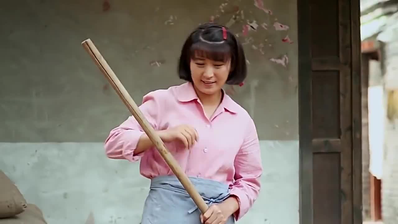 俺娘田小草喜凤埋怨小草什么活都不做还这么麻烦