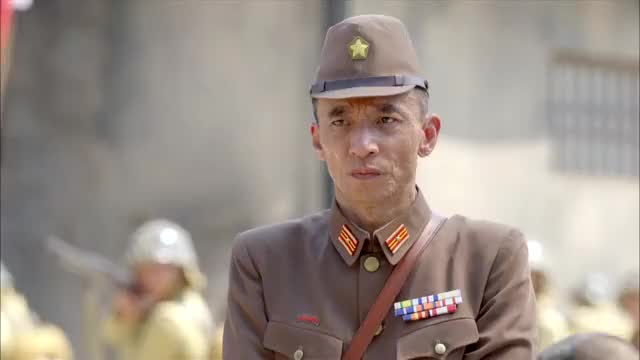 飞哥大英雄;鬼子为了抢夺孩子,当场将孩子父母打死实在太可恨