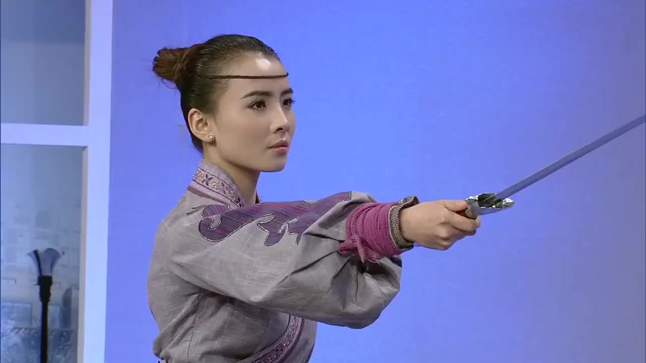 修睿成导演拍戏,却胡乱用配乐,害苦演员崔志佳许婉