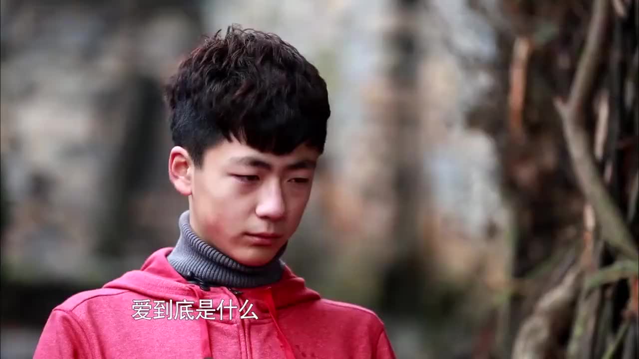 变形计:于海拿着棍子,找导演组算账,不停踹门吓坏工作人员