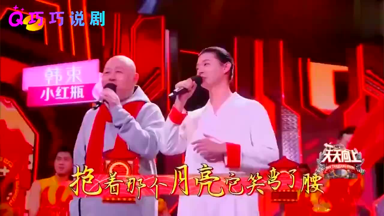 火风与儿子霍尊同台场面,两人同唱《大花轿》,一个潇洒一个温柔