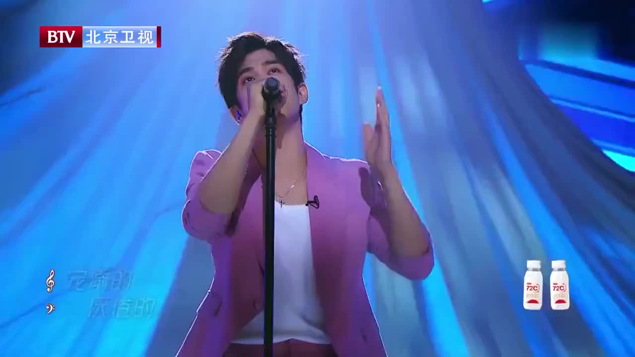 偶练里唱《小半》的周锐确实是很美