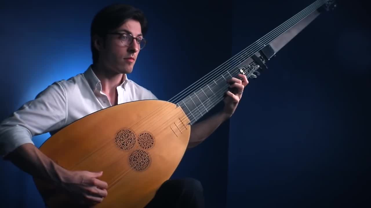 大鲁特琴(archlute)是一种琉特(鲁特琴)族的西洋弹拨乐器