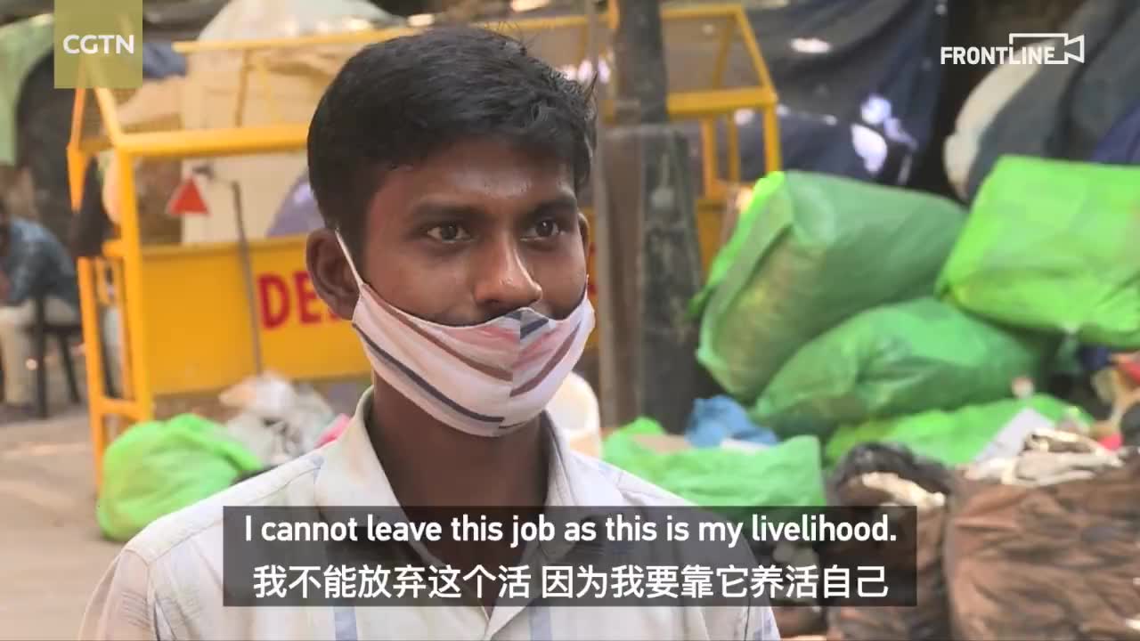 巴拿马全国实施强制隔离 警察为民众唱歌解闷