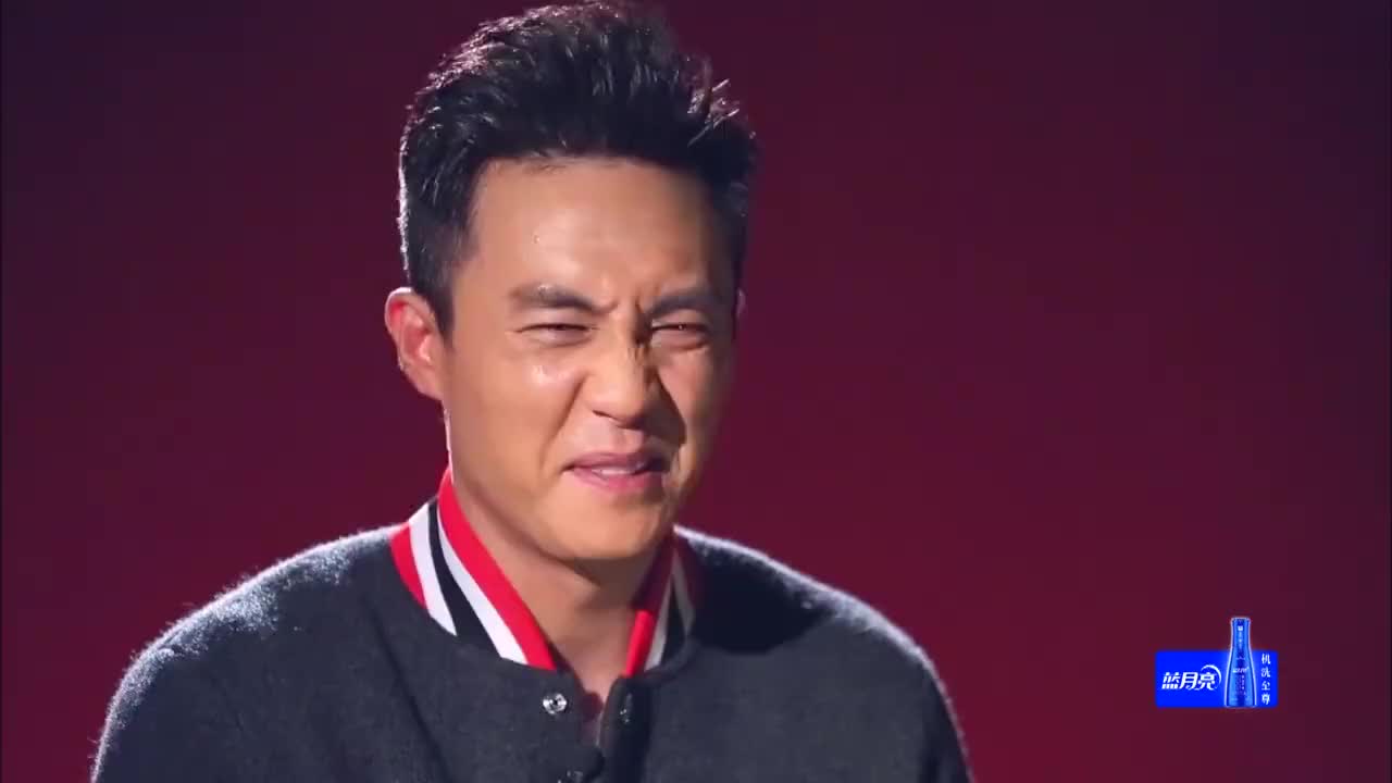 杜淳带爸爸回老家,给亲戚每个孩子红包,满满一大家子太热闹了!