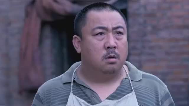 各个击破:黑砖窑傻子不简单,一动手干趴全部小弟,老大都得拿枪