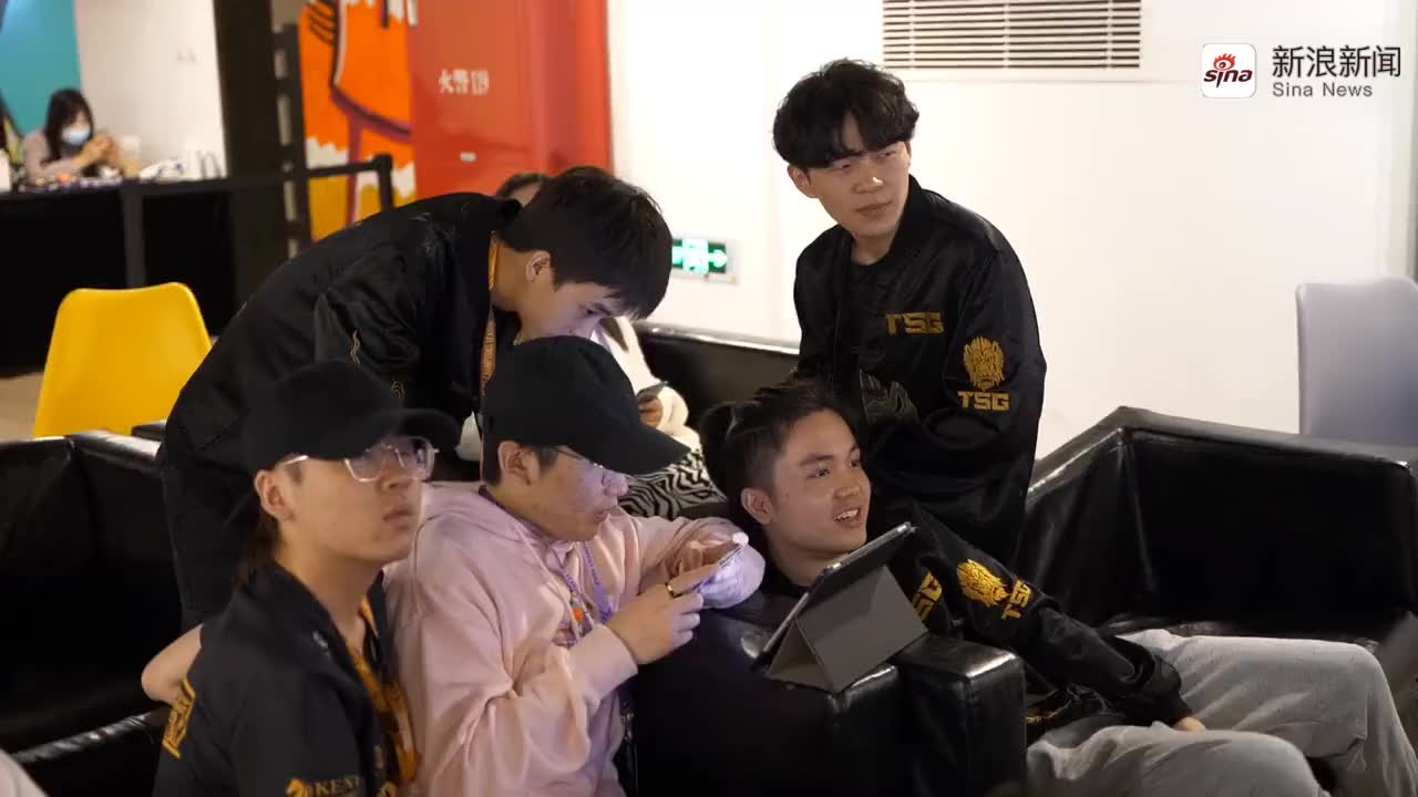 气氛组一登场,瞬间就不一样了,这感觉不错