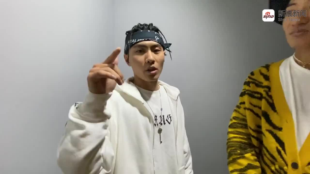 刘聪为咖啡壶加油拉票!