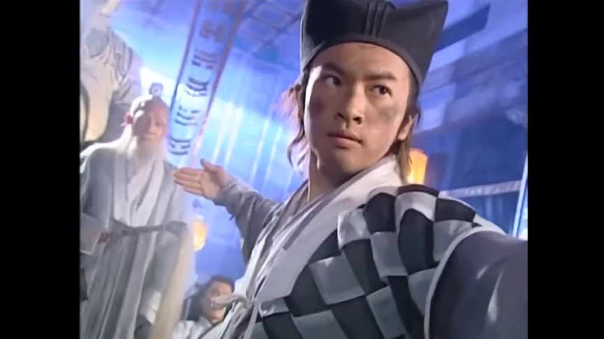 赵敏客栈教训人,人长得太漂亮,张无忌想认她做妈