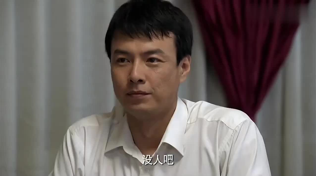 正阳门下:春明上台讲话气氛瞬间热了,苏萌很崇拜,建军尴尬了