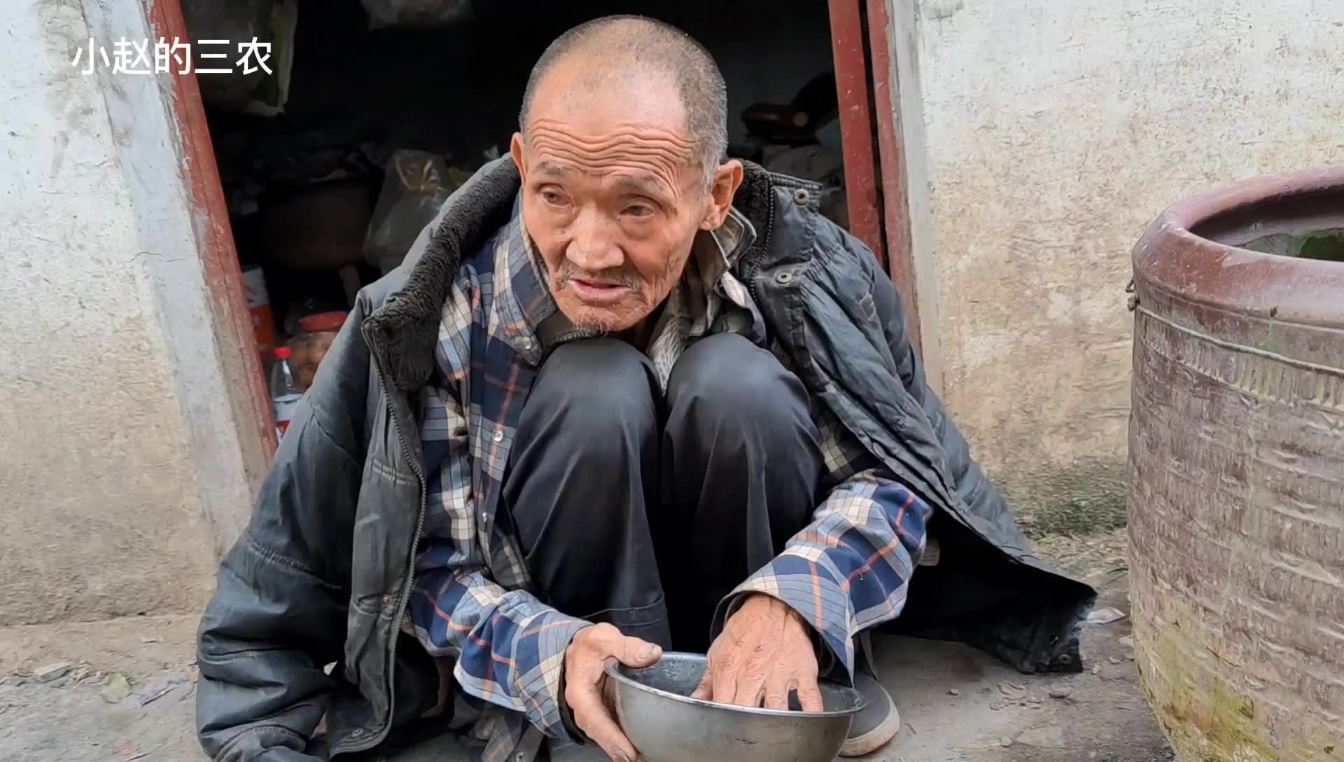 71岁要饭大爷说自己要饭已经到头了,到底是咋回事?看看老人咋说