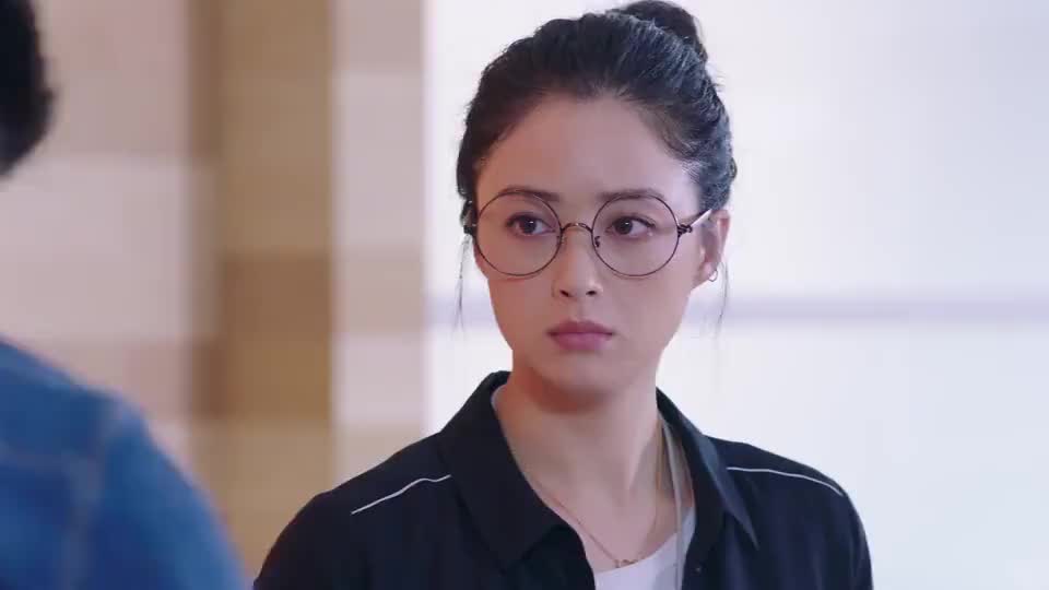 蔡思雨和鹿总监约会蔡思雨说鹿总监是她的男主角