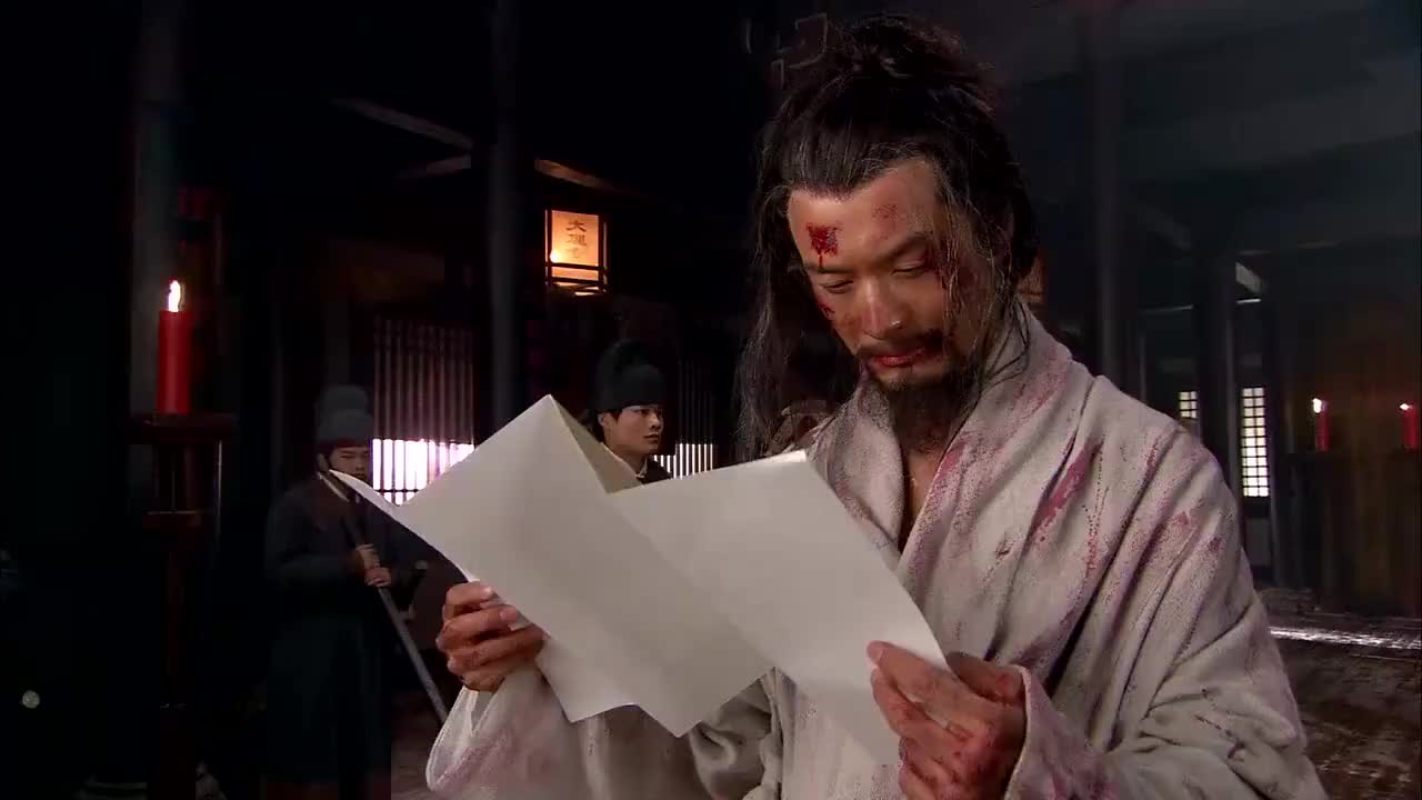 精忠岳飞·秦桧一看皇上的情绪不对就知道原因,又是岳飞