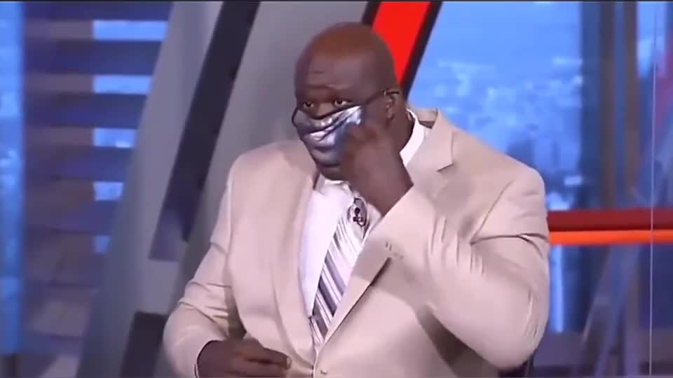 奥尼尔戴口罩也能搞笑一番笑话,哈哈哈!