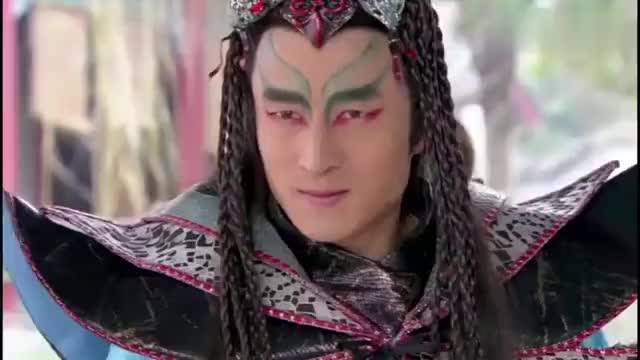 活佛济公 哭笑铲抓了御史的女儿, 威胁御史交出千年水沉木.