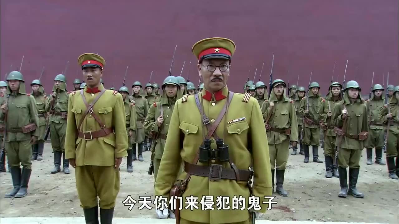 打狗棍:新中国成立了,戴天理和那素芝站在了丽正门上,真是光荣