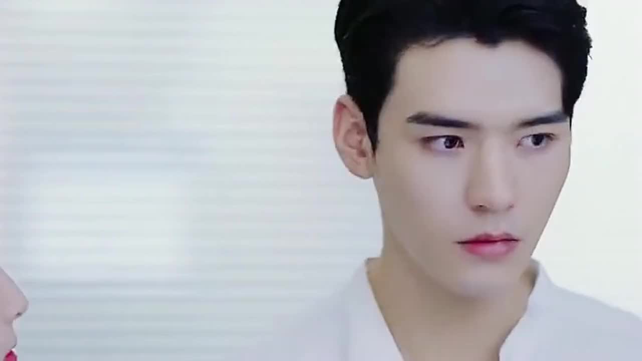 凌医生邀你弹幕云约会 龚俊暖男魅力持续散发