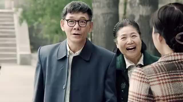 《情满四合院》何晓爆出娄晓娥的秘密,在香港早已嫁人
