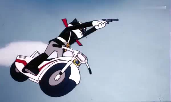 黑猫警长看着手机上面的鱼,想吃就是抓不到,太可悲啦!