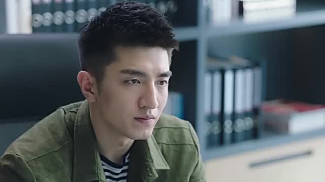 里俞灏明饰演的龙骧将军萧霁为王初伊饰演的相府千金王萱