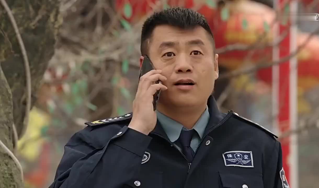 宋晓峰降级成保安,救星大哥赶到,宋晓峰很开心