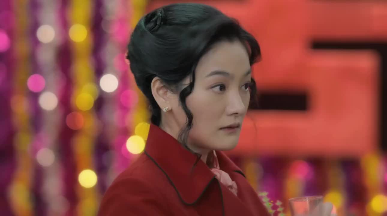 听到黄元帅谈起葛晶晶,杜小雨冷嘲热讽劝其考虑考虑