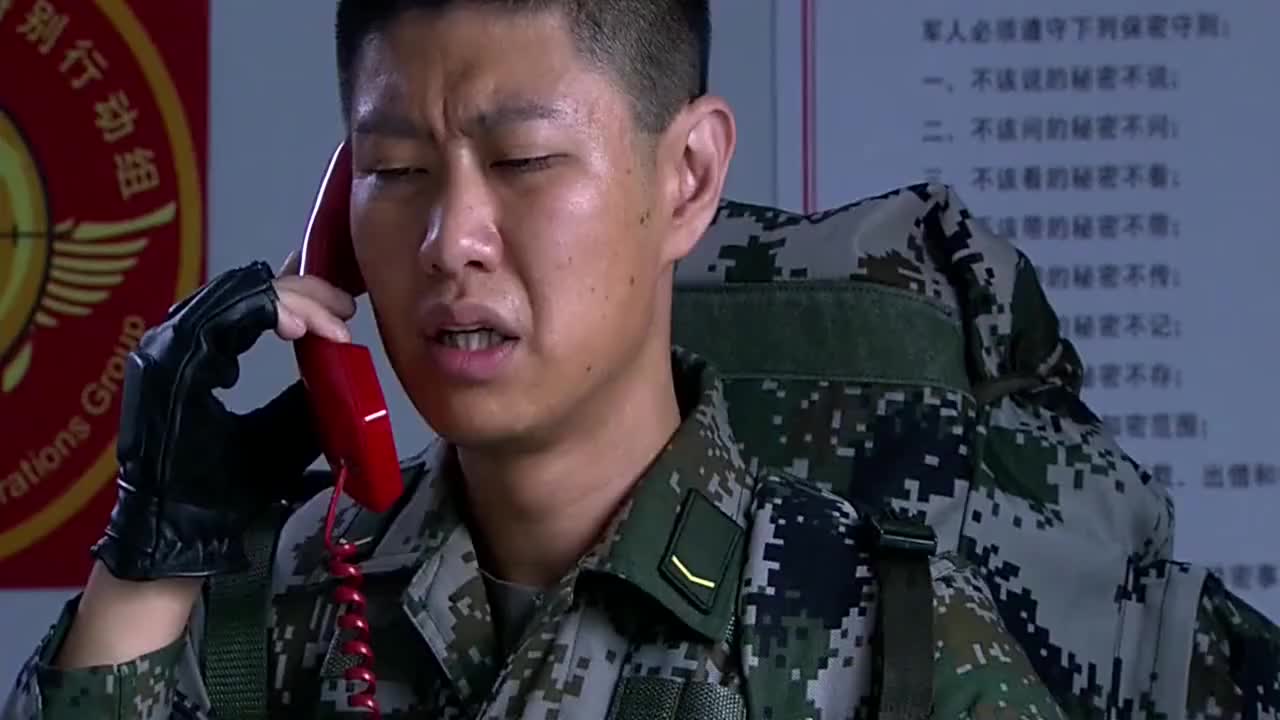 李二牛太逗了,狙击阵地选在树上,伪装的就像个鸵鸟!