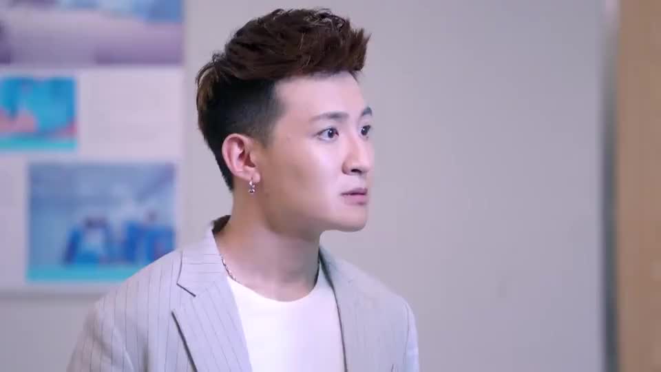 水果医生王野虓手术台上的追梦人