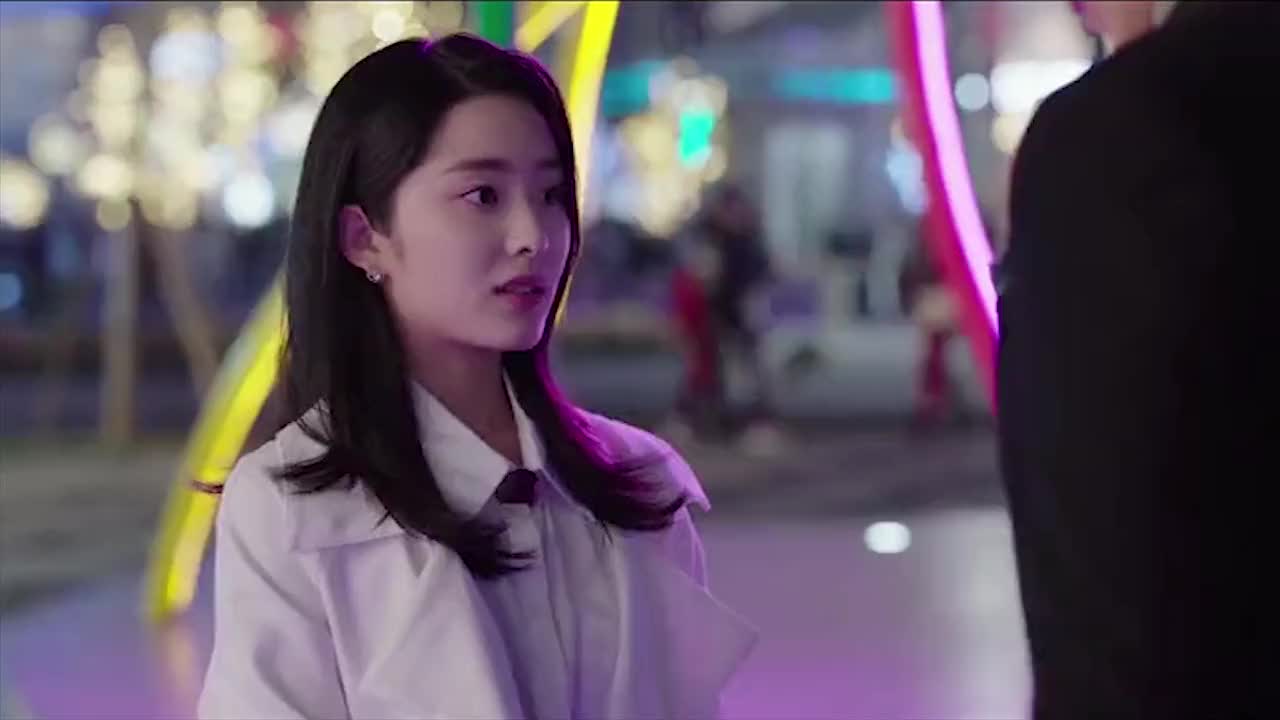 鹿总监和蔡思雨这一对我也好磕 蔡思雨想着在公司要注意