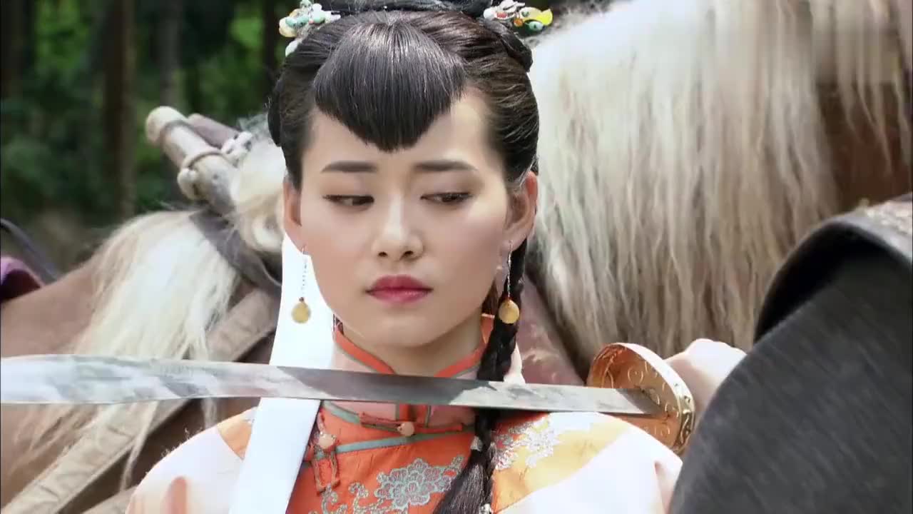 恶霸不认识四爷和十三爷,强抢民女,还叫嚣有知府大人撑腰