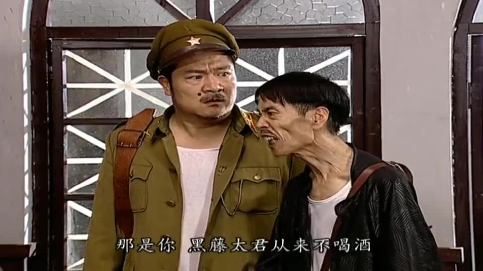 地下交通站:贾贵怀疑太君不是人,看他都没有吃过饭!