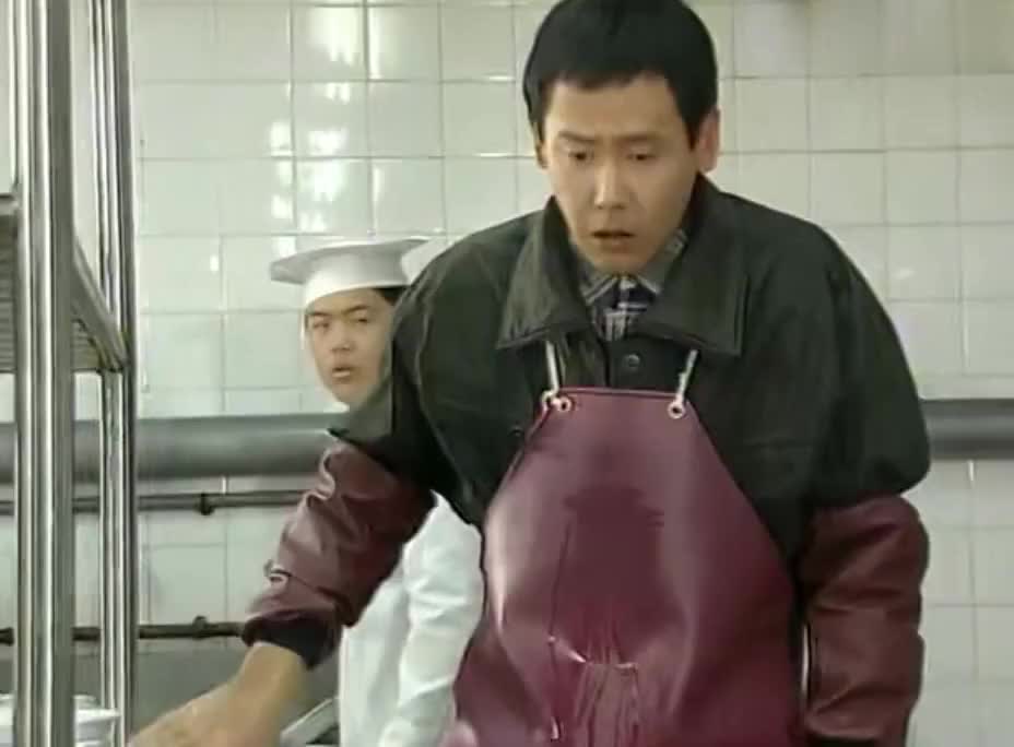 傻阿甘:好友被人诬陷偷客人东西,男子为力挺好友,竟选择辞职