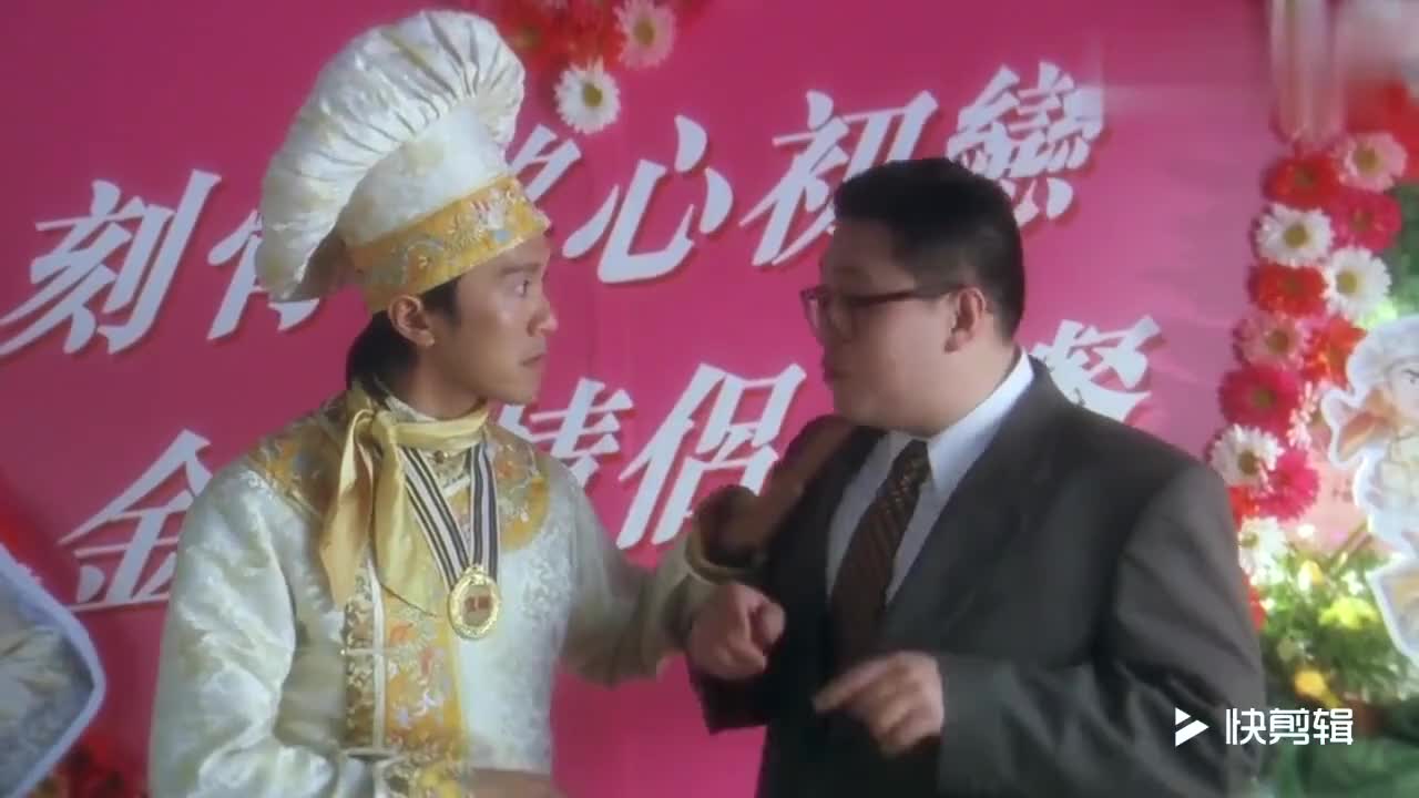 决战食神:小伙挑战食神却愣在当场,食神一看,直接泼他一脸水!