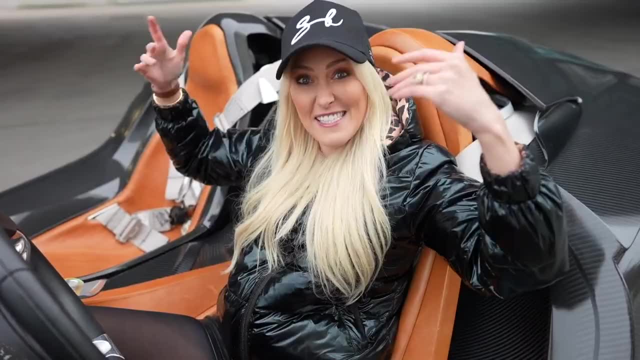 成群的红色小鱼苗