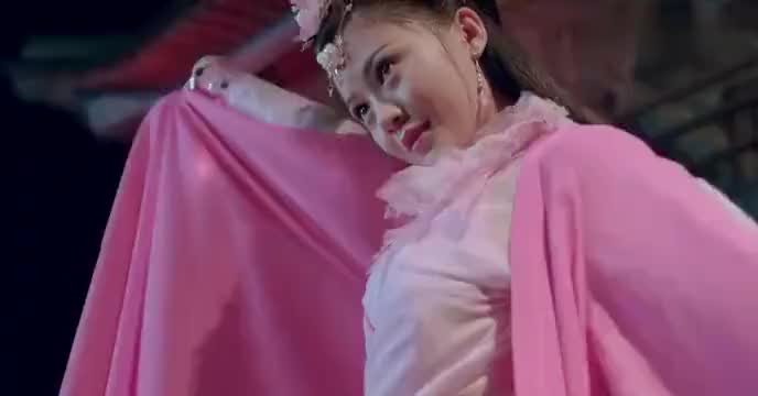 江湖上双刃武器耍得好只有两人一是飞天蜈蚣吴千二是铁脚头陀