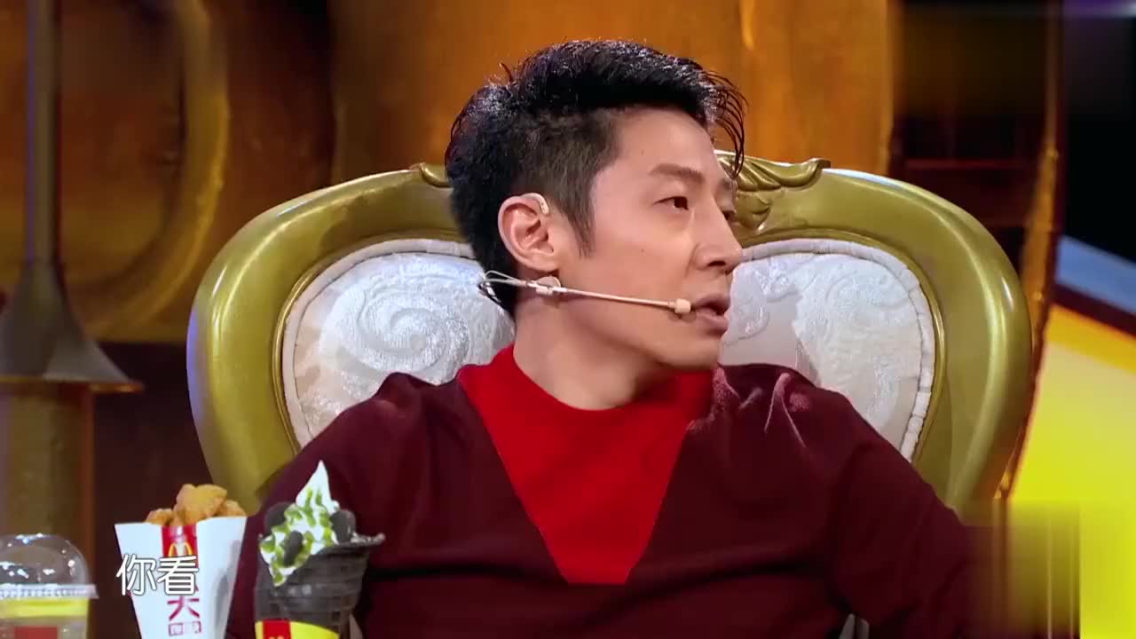 放学别走:撒贝宁又开始皮了,要穿秋裤跳钢管舞,瞬间全场笑翻!