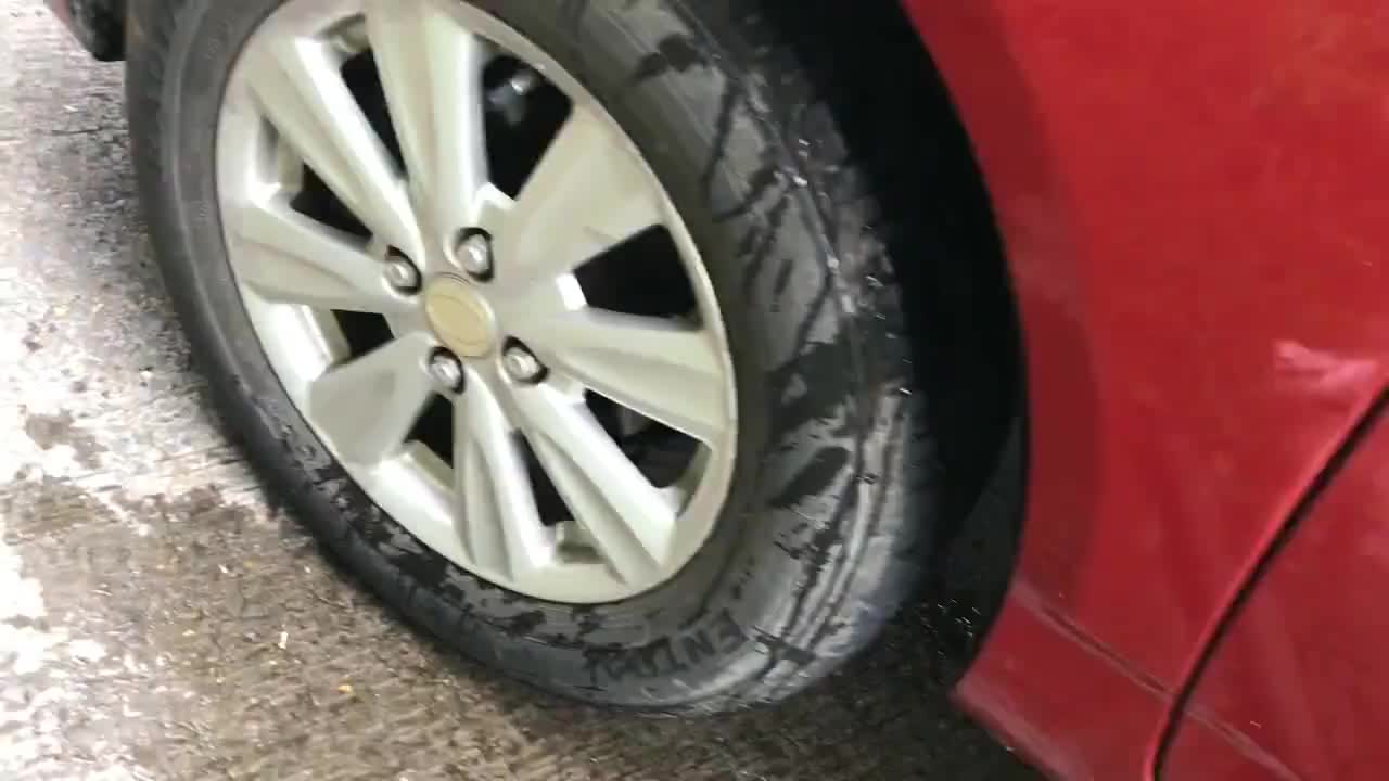 比亚迪f3玩烧胎!你敢玩吗?