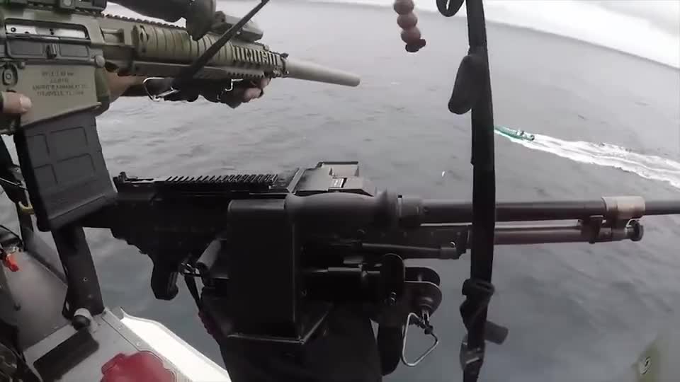 实拍日本自卫队的鱼鹰直升机