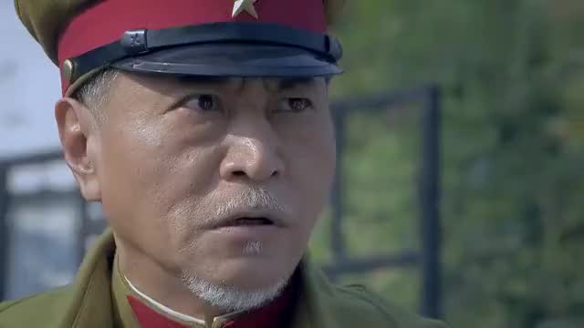 鬼子大佐狙杀女八路,本以为稳操胜券,怎料特工挺身挡子弹