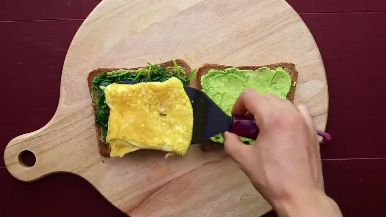 胖妹玩呼啦圈真有一手,早餐做牛排三明治,配3种水果,吃过瘾了